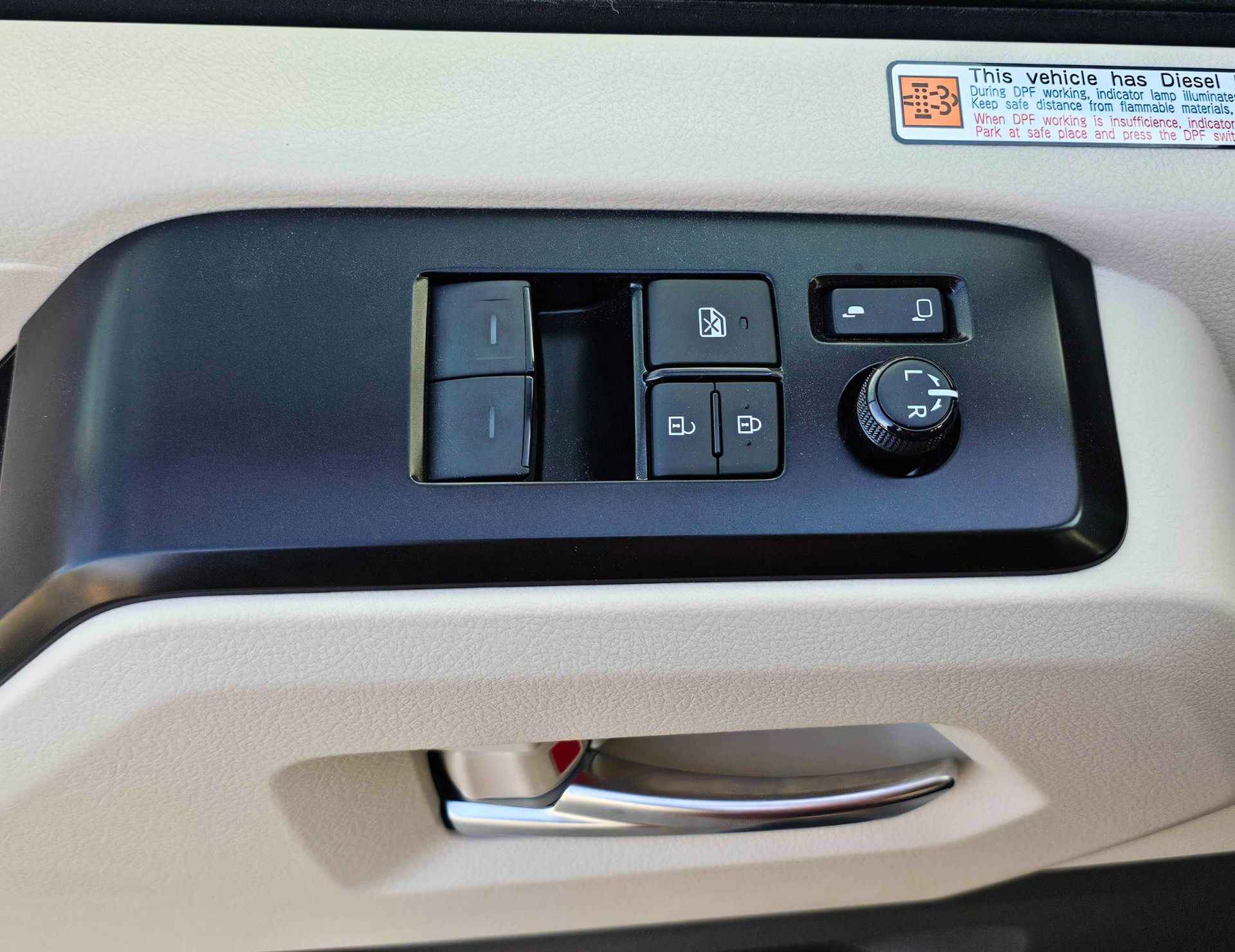 TOYOTA HIACE HIGHROOF GL 2026 DIESEL V4 2.8L A/T - Image 10