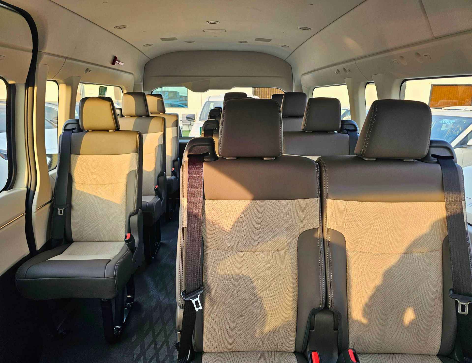 TOYOTA HIACE HIGHROOF GL 2026 DIESEL V4 2.8L A/T - Image 17