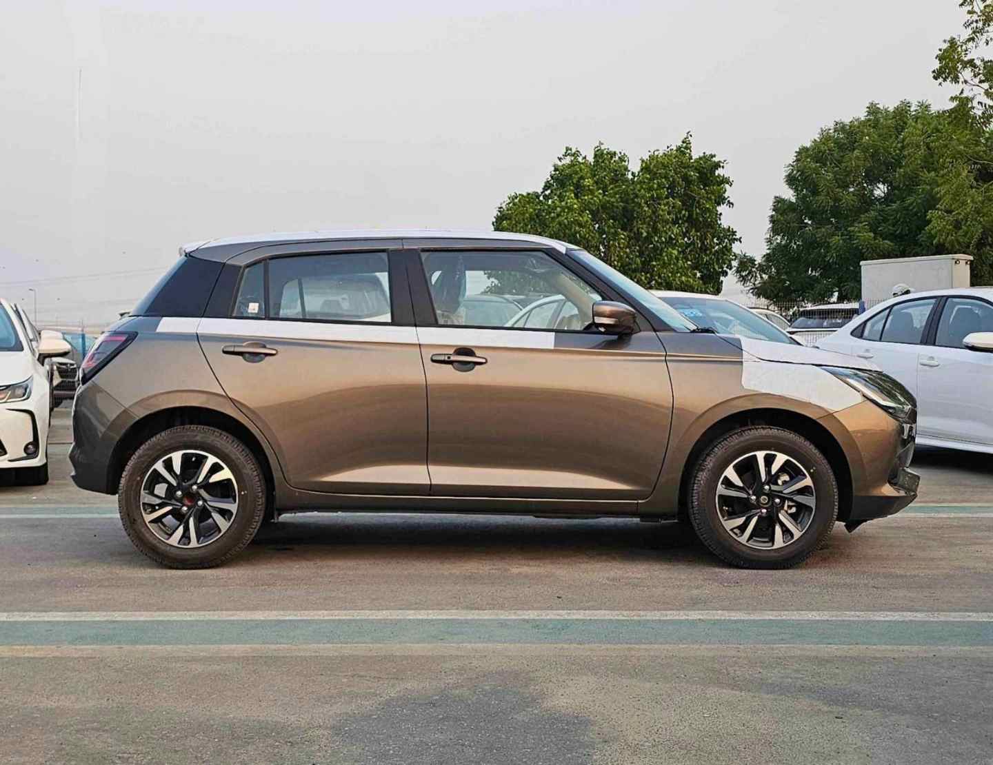 SUZUKI SWIFT GLX HYBRID 2026 PETROL V4 1.2L A/T - Image 2