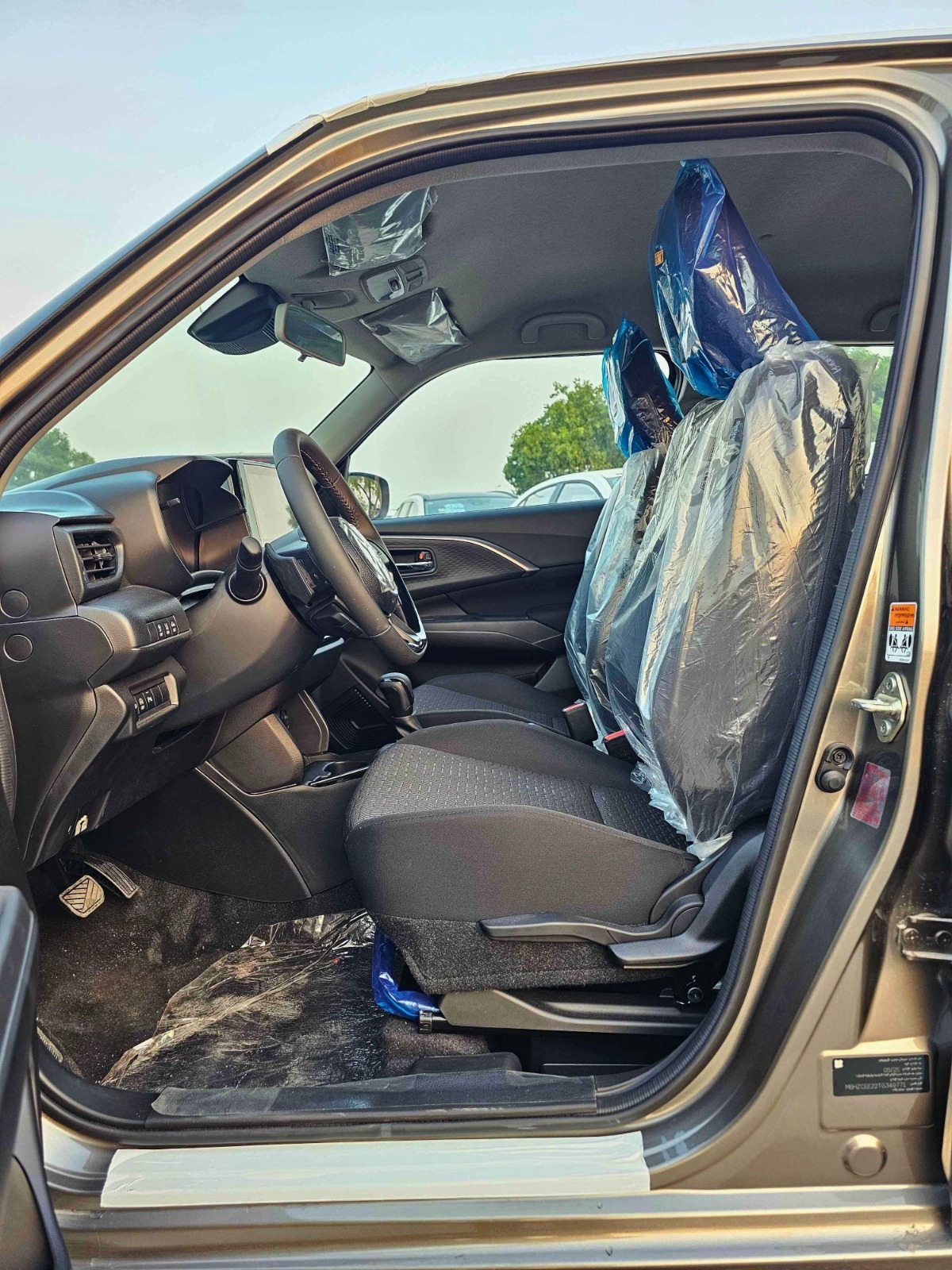 SUZUKI SWIFT GLX HYBRID 2026 PETROL V4 1.2L A/T - Image 5